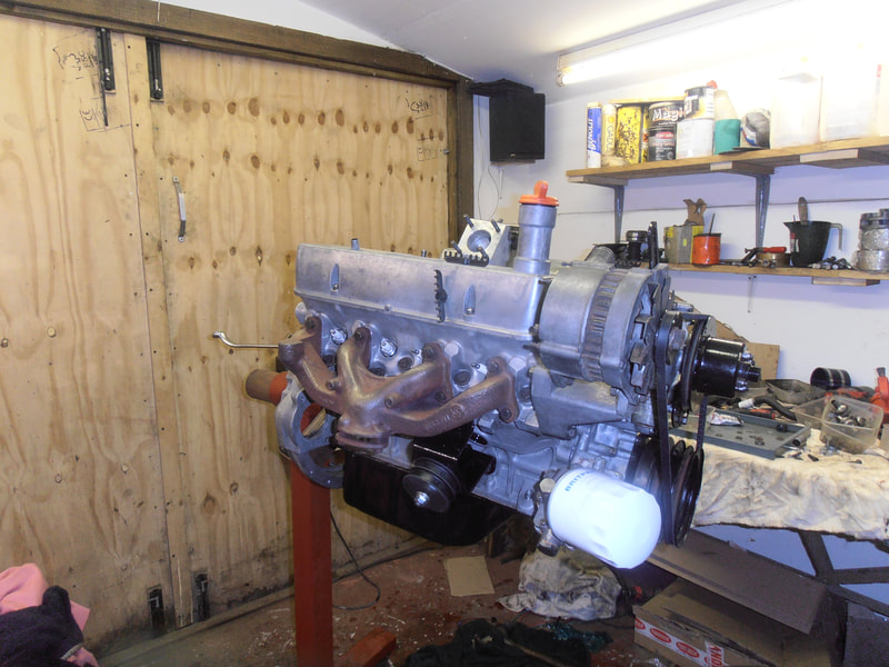 Rover V8 engine with rocker cover fitted.